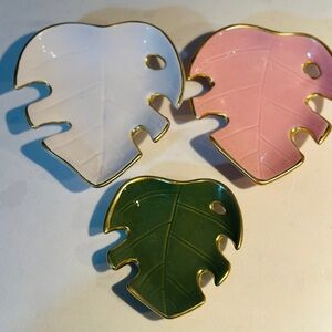 Vagabond Goods Three Piece Ceramic Monstera Jewelry Set Pink, White and green